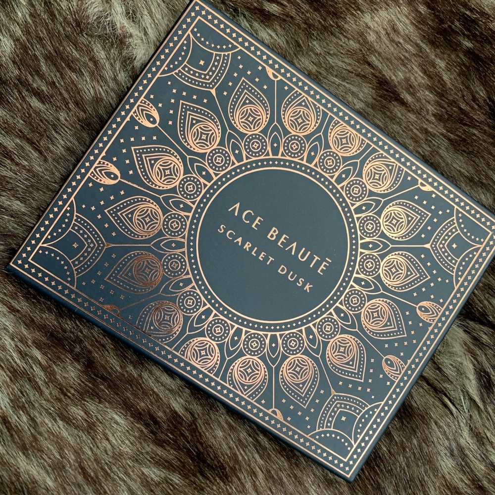 Ace Beaute Scarlet Dusk Eye Shadow Palette
